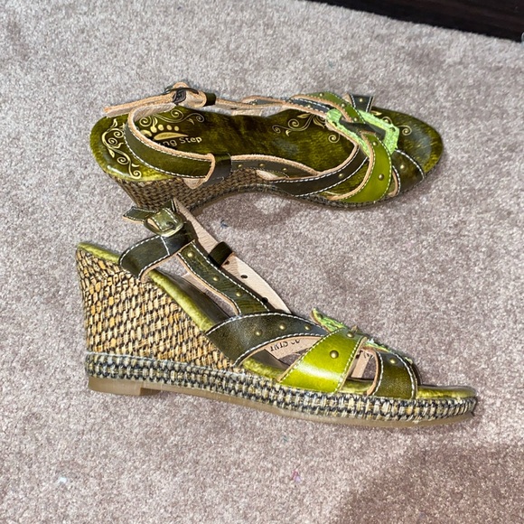 Spring Step Wedge sandals - Picture 2 of 5